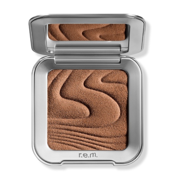 r.e.m. beauty Hypernova Satin Matte Bronzer “Blazed” - Picture 1 of 9